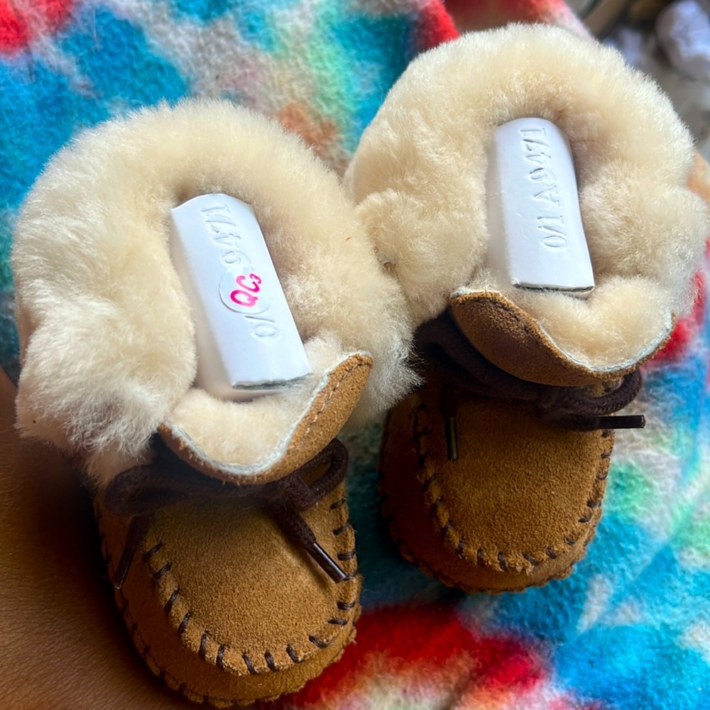 Infant ugg moccasins booties